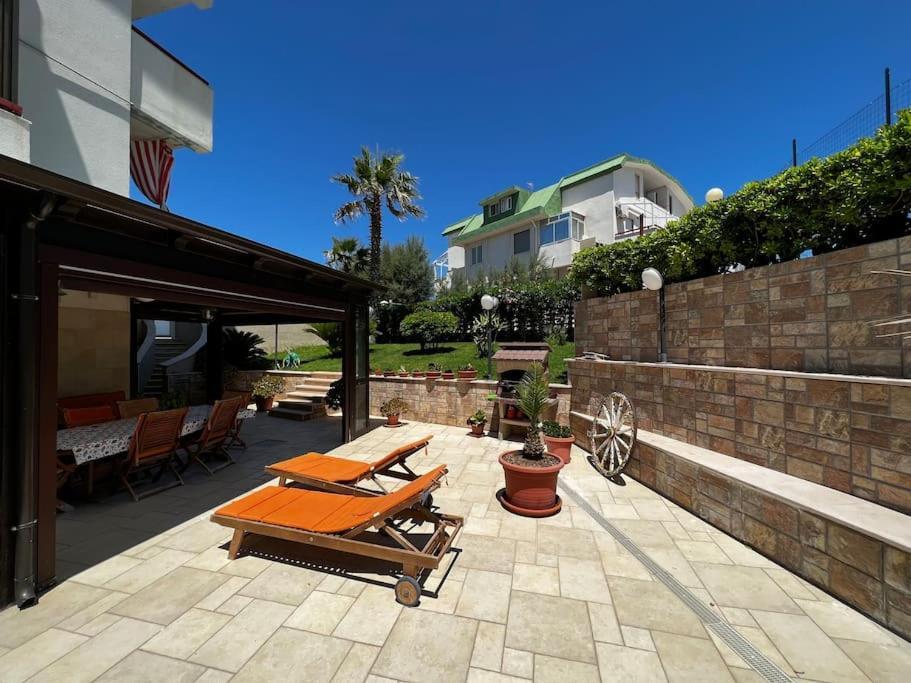 Villa Sissi Bari Exteriör bild
